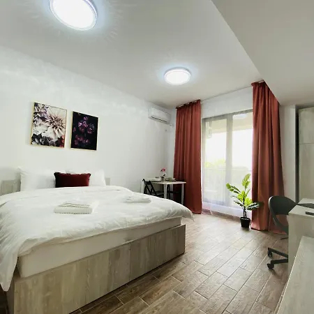 Apartment Charming Studio With Balcony *