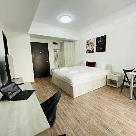 Apartment Charming Studio With Balcony *