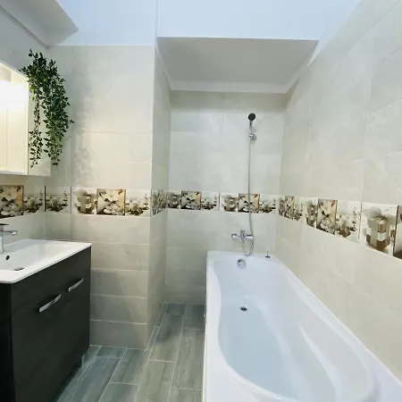 Apartment Charming Studio With Balcony *