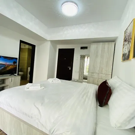 Charming Studio With Balcony *